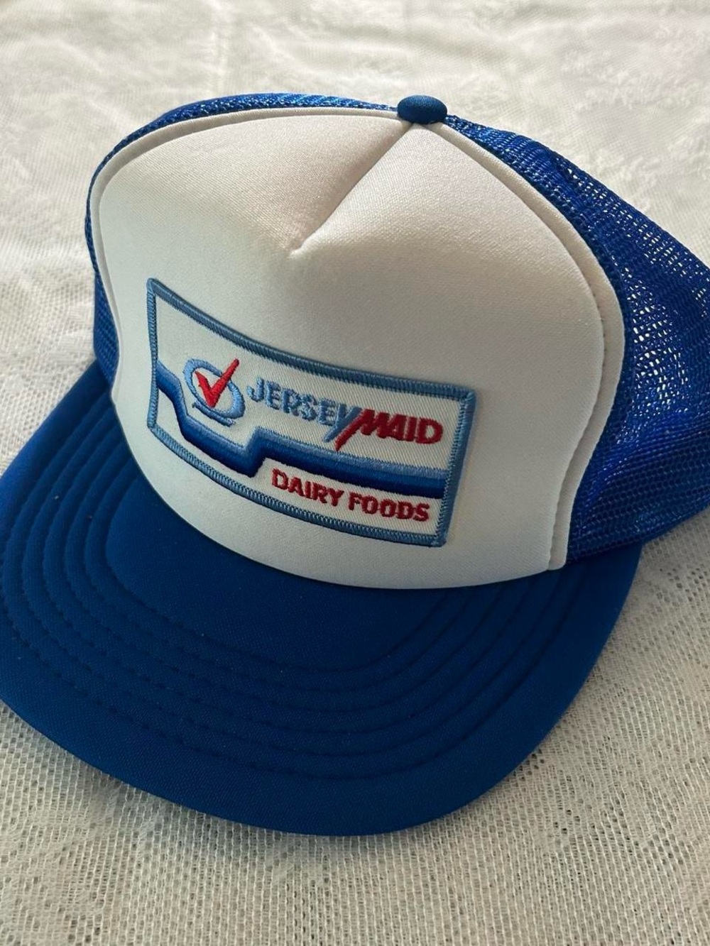 Adults Unisex Vintage Blue and White Trucker Hat